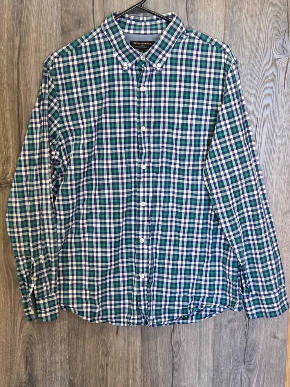 Banana Republic Men’s L Soft-Wash Standard Fit Check Woven Long Sleeve Button-Up